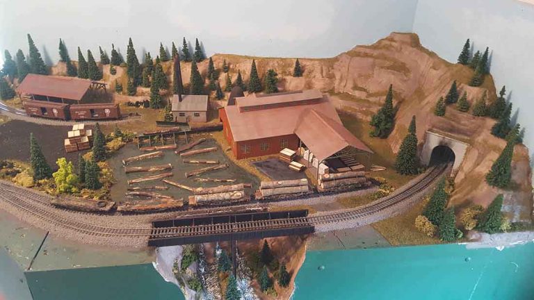 HO Scale Model Railroad Layouts - James Model Trains