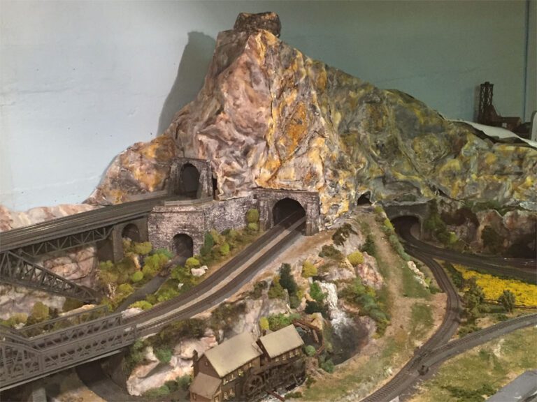 3 Ideas For N Scale Mountain Layout Plans - James Model Trains